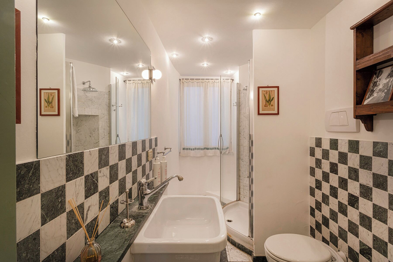 Bathroom 3, Fancy Apartment in Palazzo Grimaldi by Wonderful Italy, Genova