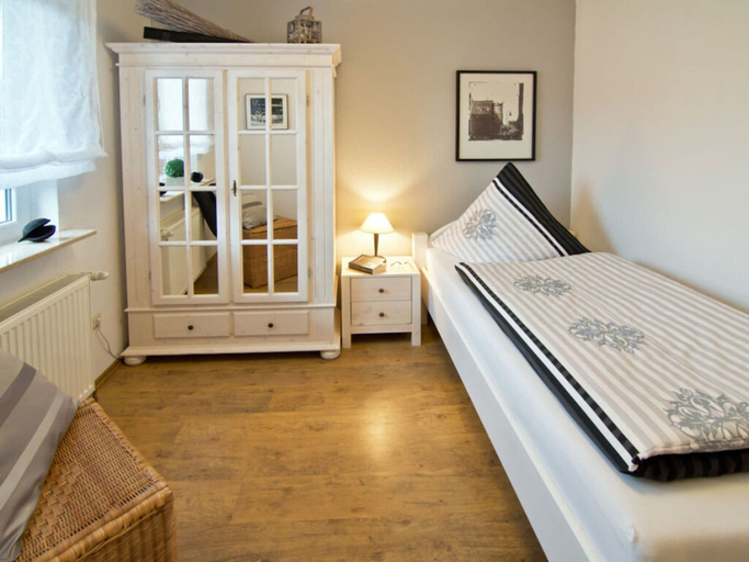 Room 4, Amazing Apartment in Hage, Aurich