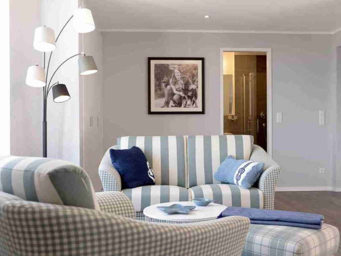 Living area 4, Nice Holiday Home With Port View, Nordwestmecklenburg
