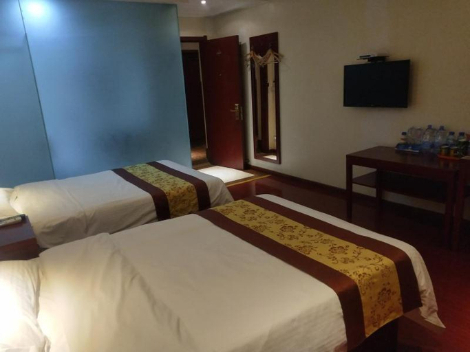Bedroom 2, GreenTree Inn Heze Development Zone Guangzhou Road Yuehua Express Hotel, Heze