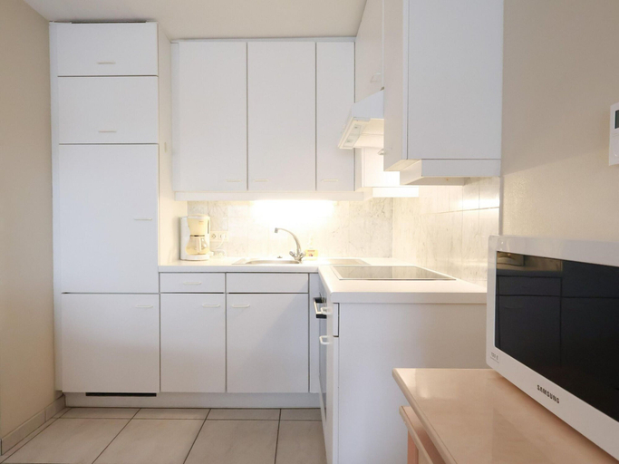 Others 4, Apartment With Terrace and Side sea View, West-Vlaanderen