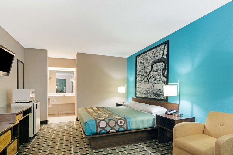 Bedroom 3, Super 8 by Wyndham Brunswick South/I-95, Glynn