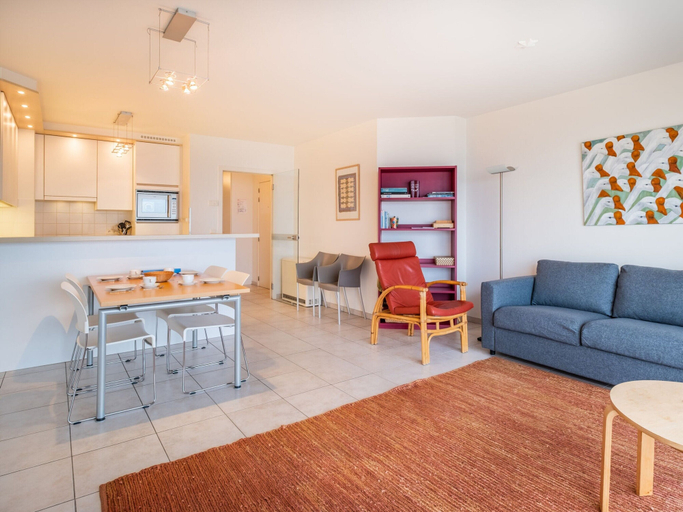 Others 4, Apartment in Koksijde With Sea View, West-Vlaanderen