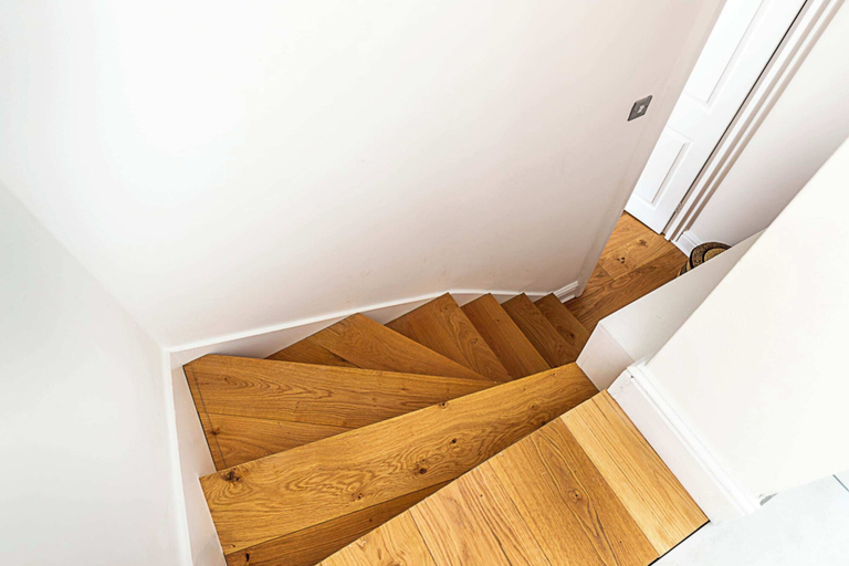 Others 4, Modern Top-floor Victorian Charm in Kensington, London