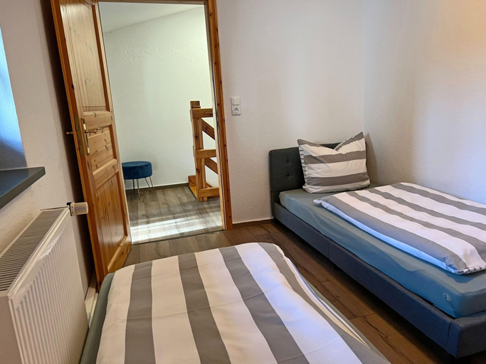 Room 3, Wohnung in Dargun mit Pool und Streichelzoo, Mecklenburgische Seenplatte