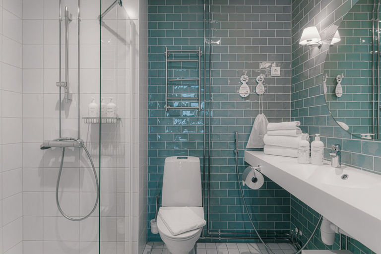 Bathroom 4, Original Sokos Hotel Seurahuone Savonlinna, Southern Savonia