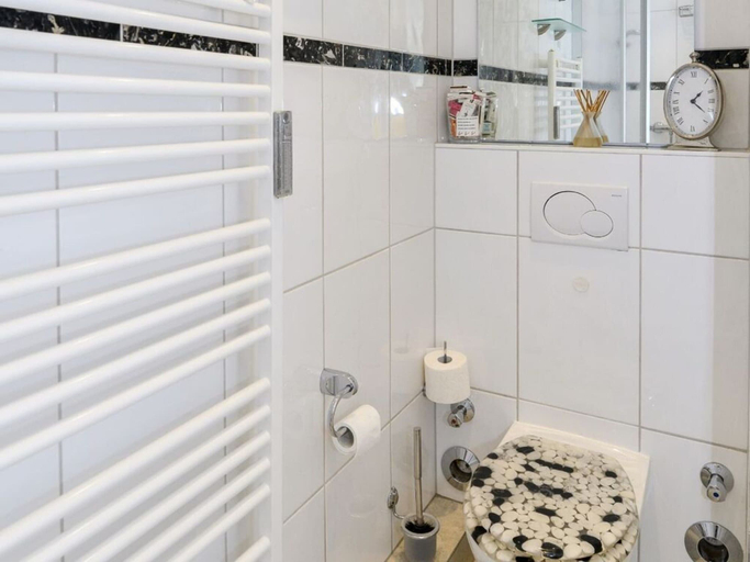 Bathroom 5, Vakantieappartement "ambiente", Nordfriesland