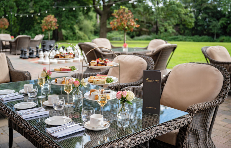 Food & Drinks 5, Woodlands Park Hotel, Surrey