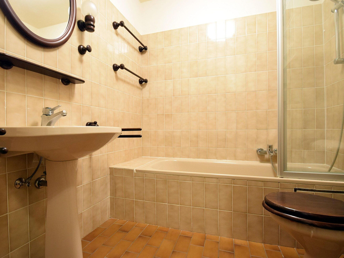 Bathroom, Apartment in De Haan Near the Beach, West-Vlaanderen