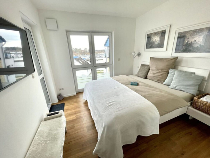 Bedroom 2, "penthouse Apartment on the Water", Mecklenburgische Seenplatte