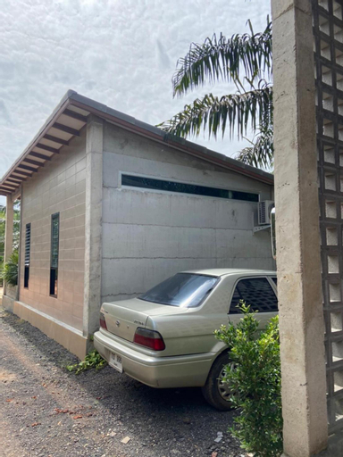 Exterior 12