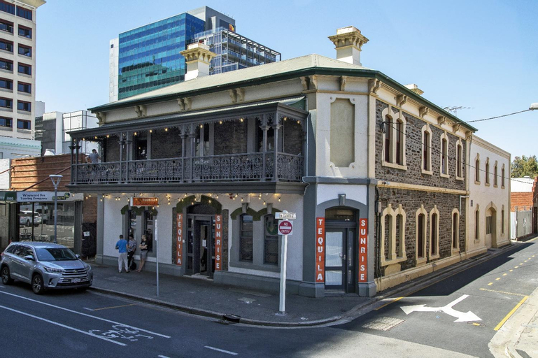 Exterior 7