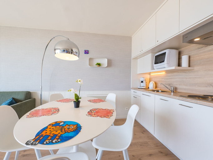Private kitchen 5, Modern Studio With sea View and Garage, West-Vlaanderen