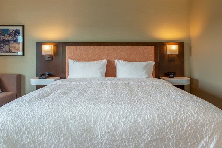 Bedroom 2, Hampton Inn Bourbonnais Kankakee, Kankakee