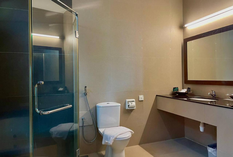 Bathroom 24