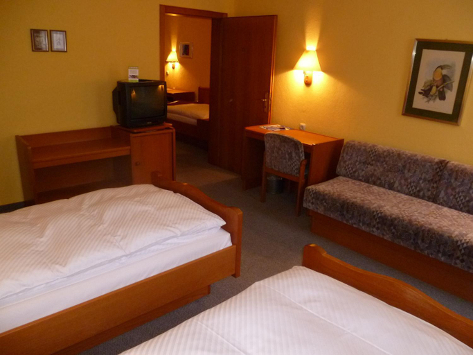 Bedroom 2, Hotel Deutsche Eiche in Northeim, Northeim