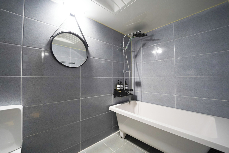 Bathroom 5, La Villa Foret, Geumjeong