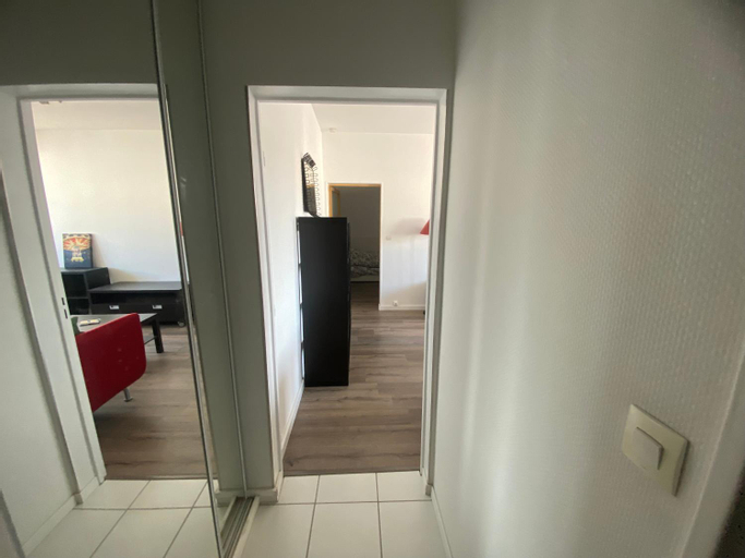 Others 3, Soleil Couchant Balcon Parking Metz Gare Un-Sejour-a-Part, Moselle