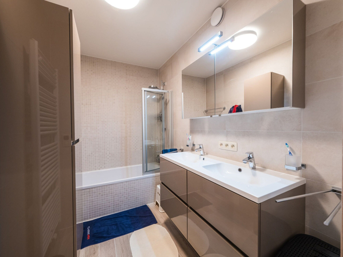 Bathroom 4, Moorea City Center Apartment, West-Vlaanderen