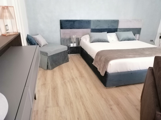 Bedroom 5, Bari 102 B&B in centro, Bari
