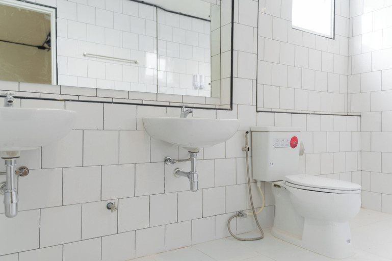 Bathroom 9