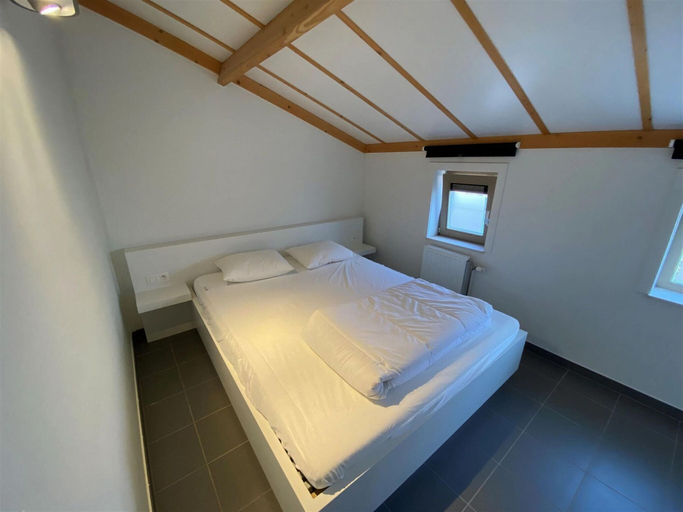 Room 5, Holiday Home in Koksijde Near the Beach, West-Vlaanderen