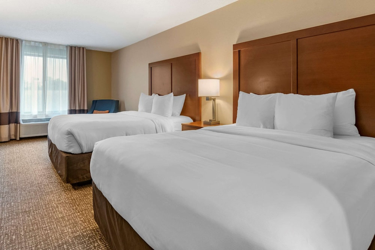 Bedroom 3, Comfort Inn PA Turnpike - I-81, Cumberland