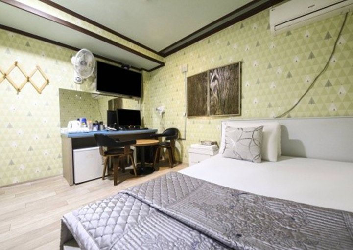 Bedroom 3, Michigan Motel, Pocheon