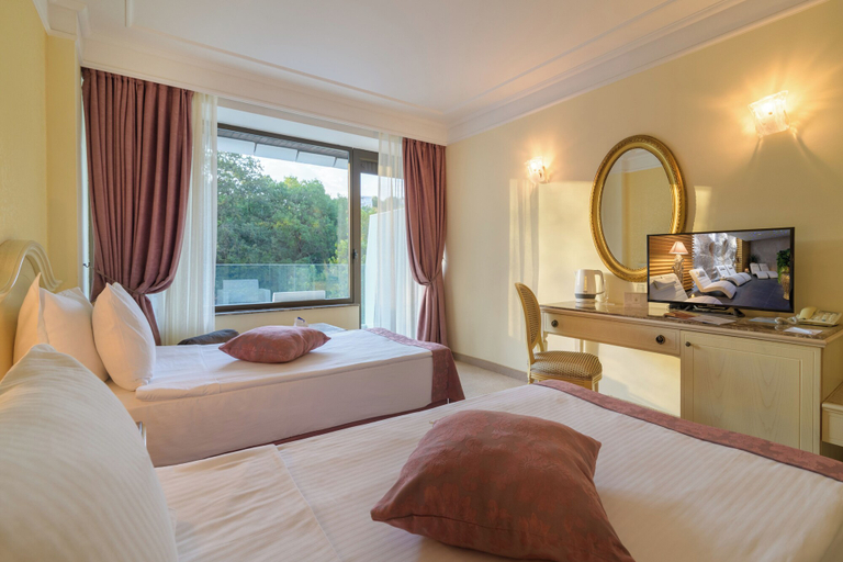 Bedroom 3, Palace Hotel - Sunny Day Resort, Varna