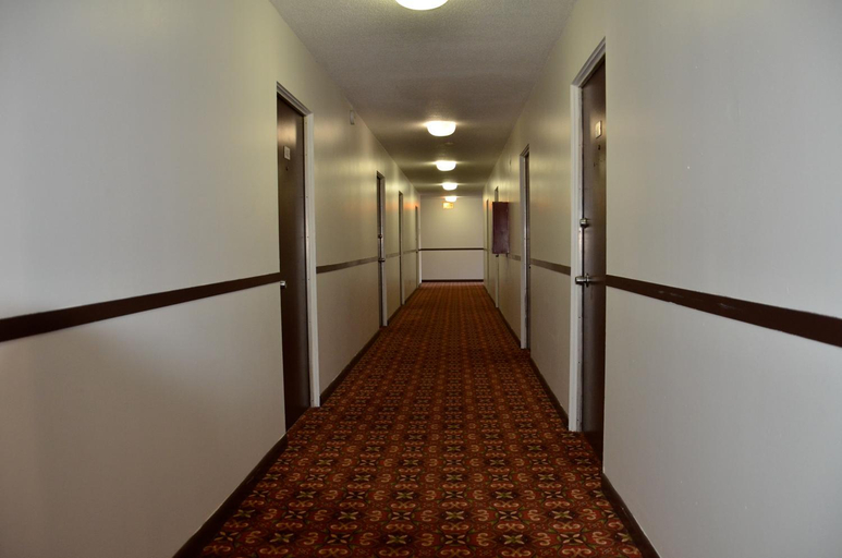 Others 5, Village Inn Green Bay, Brown