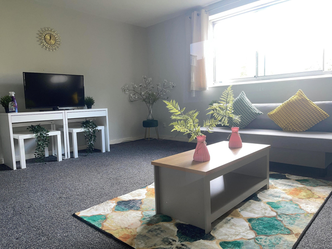 Others 5, London Luxury Apartment up to 8 Guests, London
