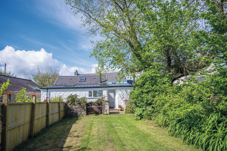 Exterior & Views, Soap Barn - 1 Bedroom Cottage - Manorbier, Pembrokeshire