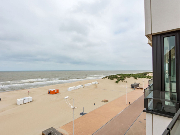 Others 4, Apartment on Zeedijk With Sea View, West-Vlaanderen