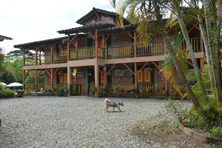 Exterior & Views