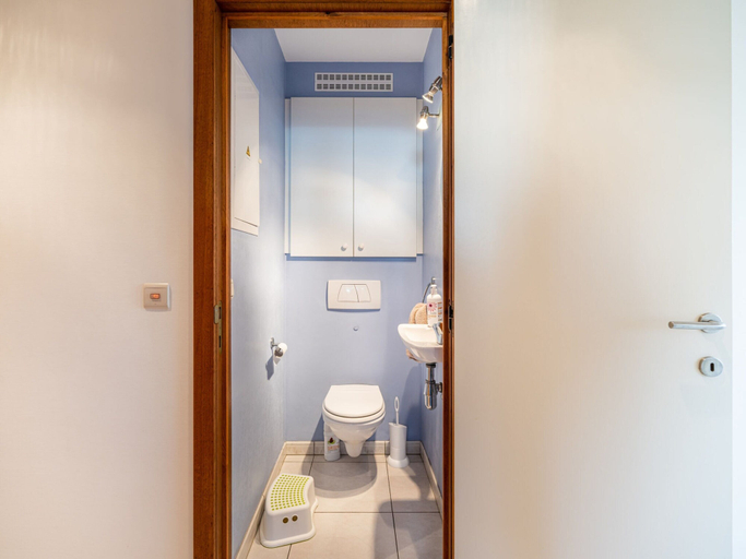 Bathroom 3, Apartment in Koksijde Near the Beach, West-Vlaanderen