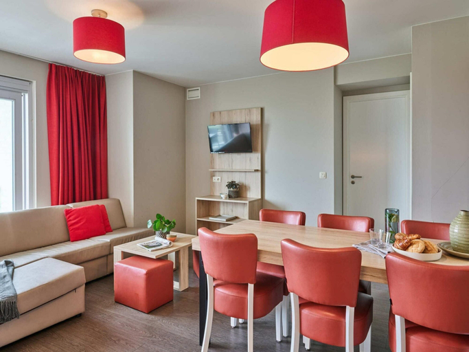 Dining 4, Comfortable Apartment With air Conditioning, West-Vlaanderen