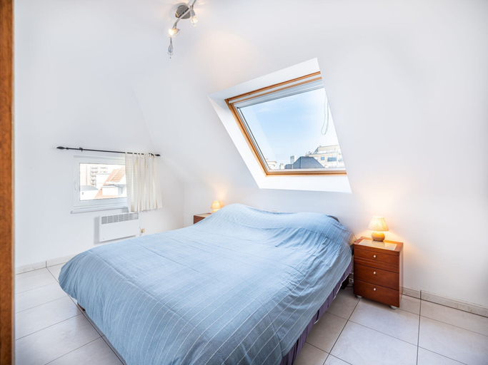 Bedroom 2, Apartment in Koksijde Near the Beach, West-Vlaanderen