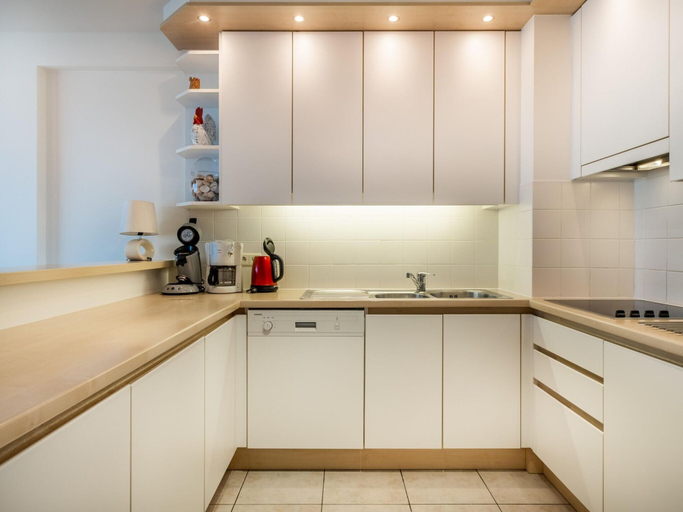 Others 2, Apartment in Koksijde With Sea View, West-Vlaanderen