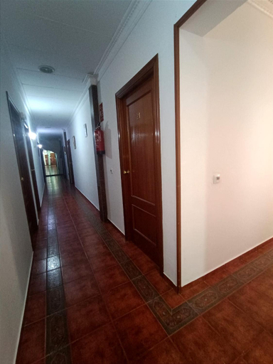 Others 5, Hostal El Lirio, Huelva