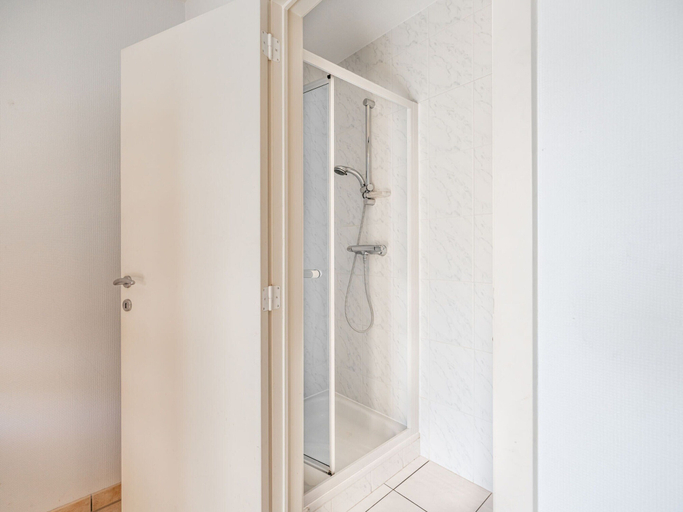 Bathroom 3, Modern 1st Floor Apartment in Oostduinkerke, West-Vlaanderen