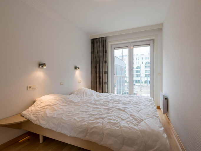 Bedroom 2, Apartment in Nieuwpoort by the Seafront, West-Vlaanderen