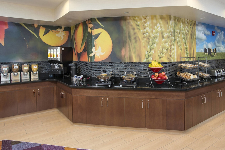 Food & Drinks 5, Fairfield Inn Branson, Taney