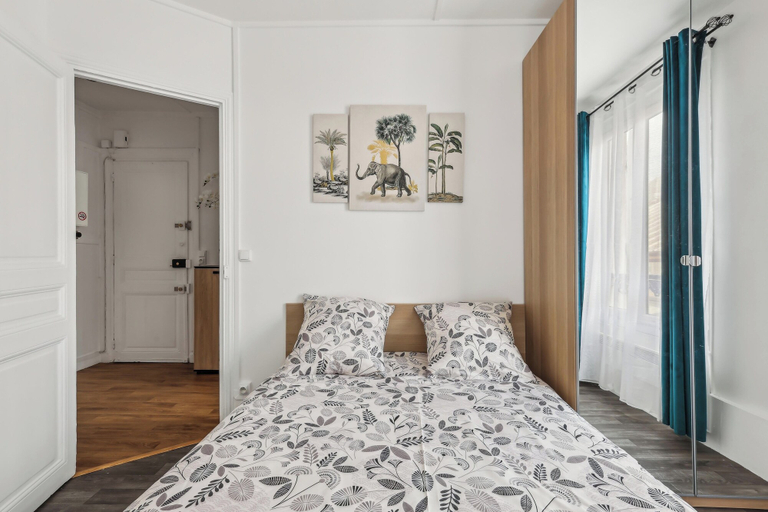 Bedroom 3, Paris 1BR in front of Montparnasse Tower, Paris