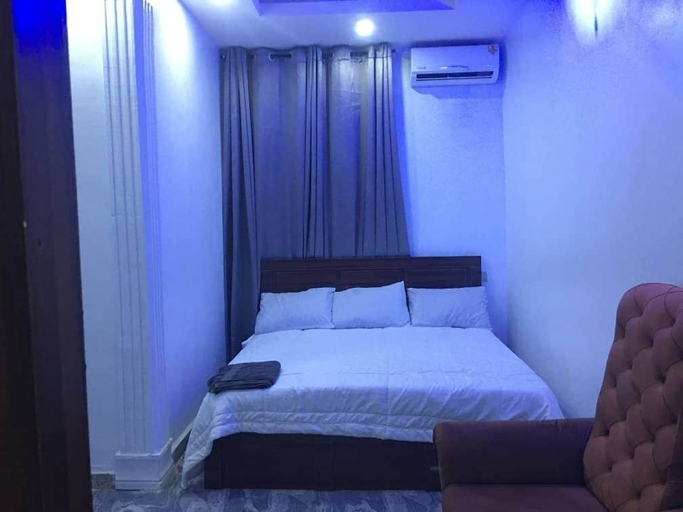 Bedroom 3, Solomon's porch hotel and suites, Atakumosa East