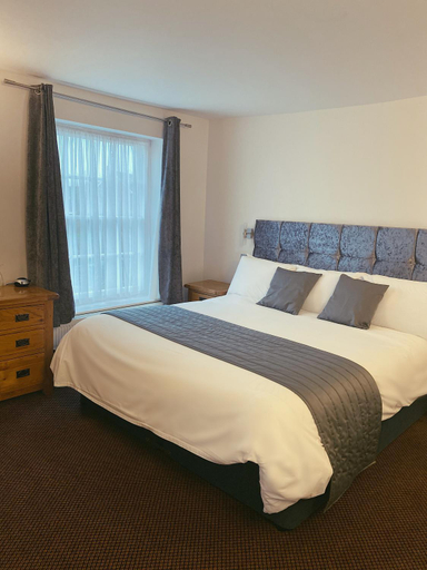 Bedroom 2, Newtown House Hotel, Portsmouth