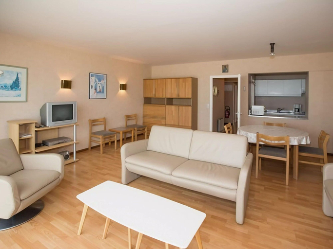 Others 1, Beachfront Bliss with Parking, West-Vlaanderen