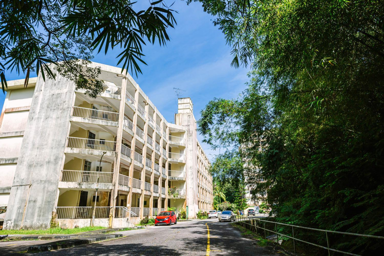 EE's Summer House | Homestay 3 min walk to beach , Penang Island