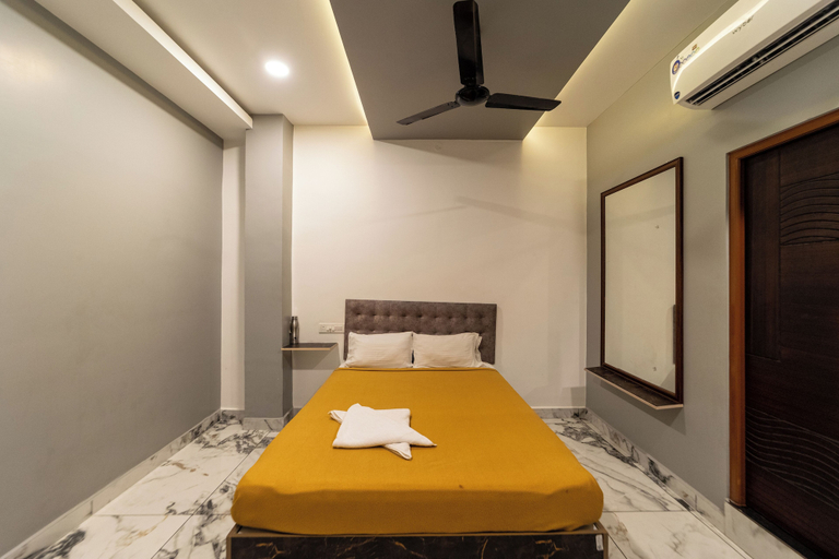Others 5, Hotel Bees, Puducherry