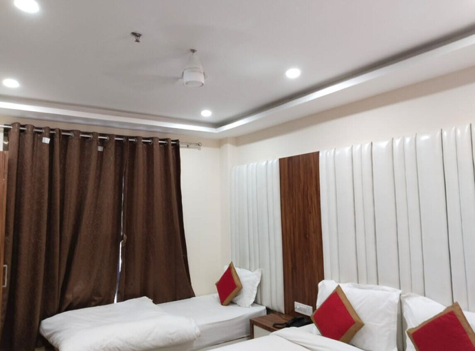 Bedroom 3, Hotel Shree Radha Krishna, Varanasi