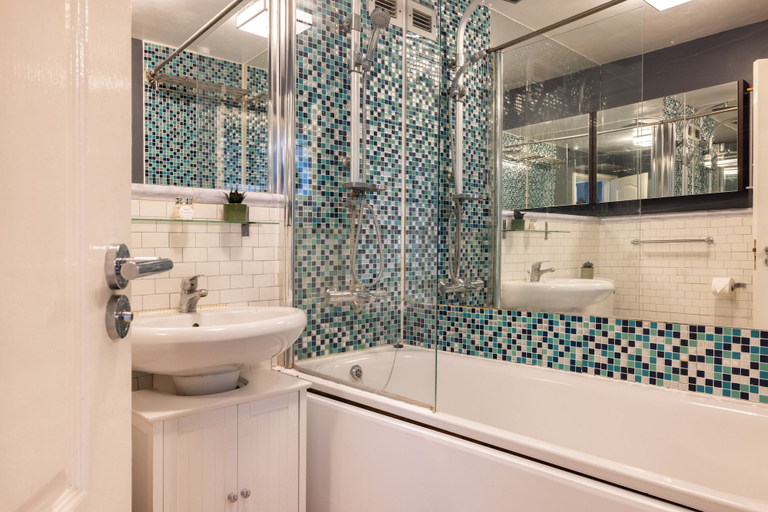 Bathroom 4, The Marylebone Collection, London